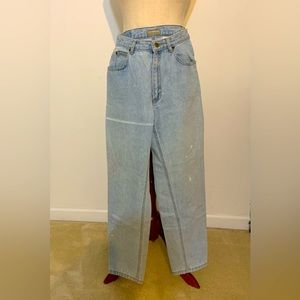 Liz Claiborne LizWear. Size 8-Short. Blue w/paint splatter.